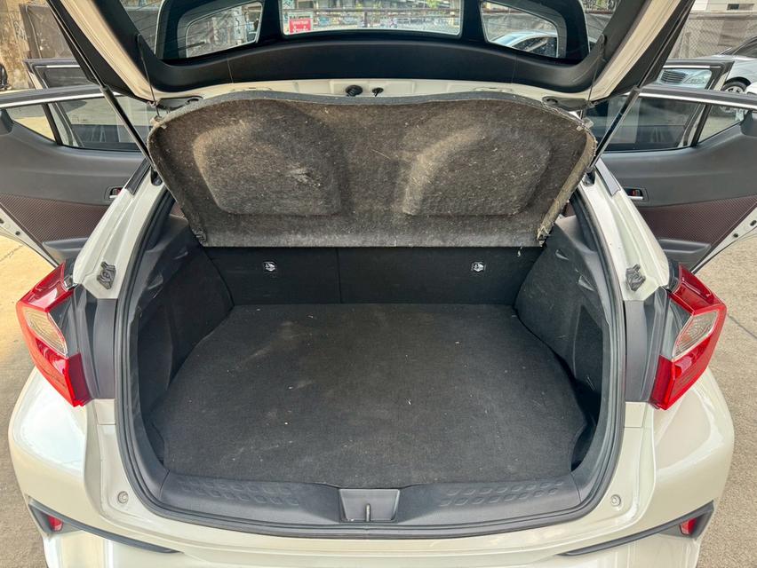 ขายรถ Toyota C-HR 1.8 Mid ปี 2019 สีขาว เกียร์ออโต้ 17