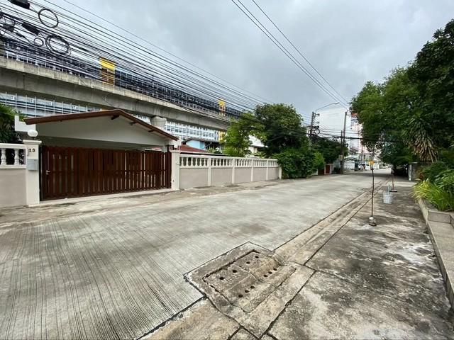 P824 ให้เช่าบ้านเดี่ยว โฮมออฟฟิศ พระราม 9 ซอย 46 เนื้อที่ดิน 163 ตรว. บ้านใหม่ มีบริเวณ กว้าง เหมาะทำออฟฟิศ สำนักงาน 2