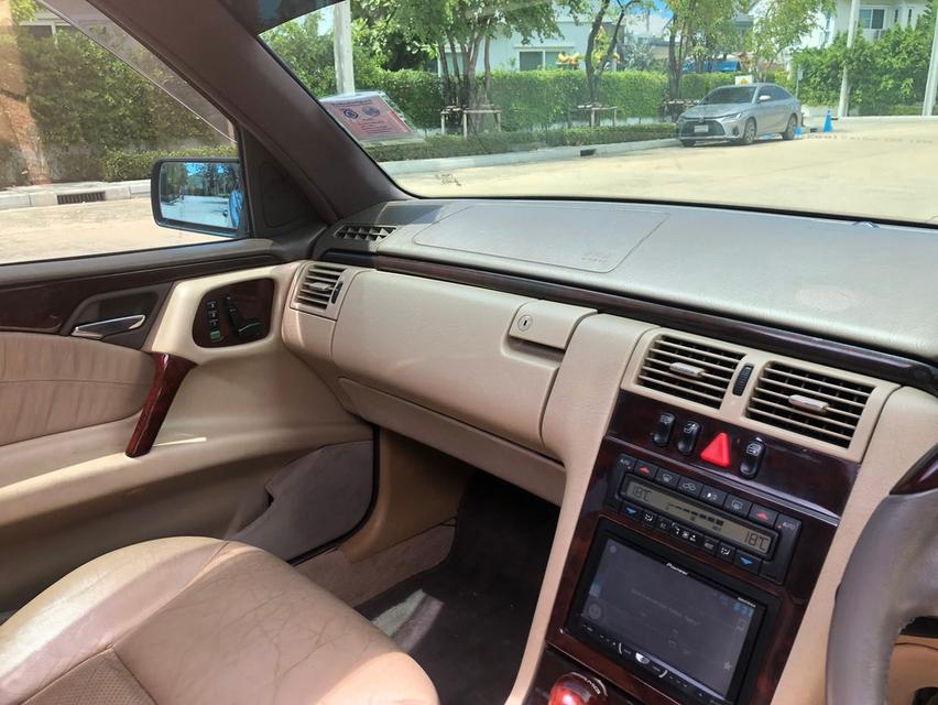 รถยนต์มือสองรถเบนซ์มือสอง รูปที่ 1