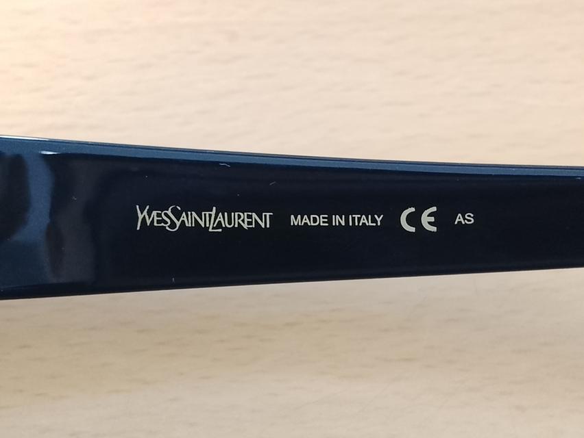 ySl แว่นสายตาแท้รับประกัน ไม่มีกล่องแต่มีเสริมกล่องอื่นให้ แล้วก็พร้อมเลนส์ตัดแสงเปลี่ยนสี รูปที่ 10