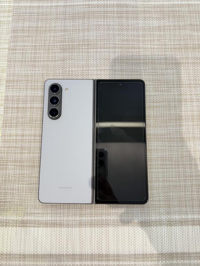 Samsung Fold 5 256GB ผ่อนได้