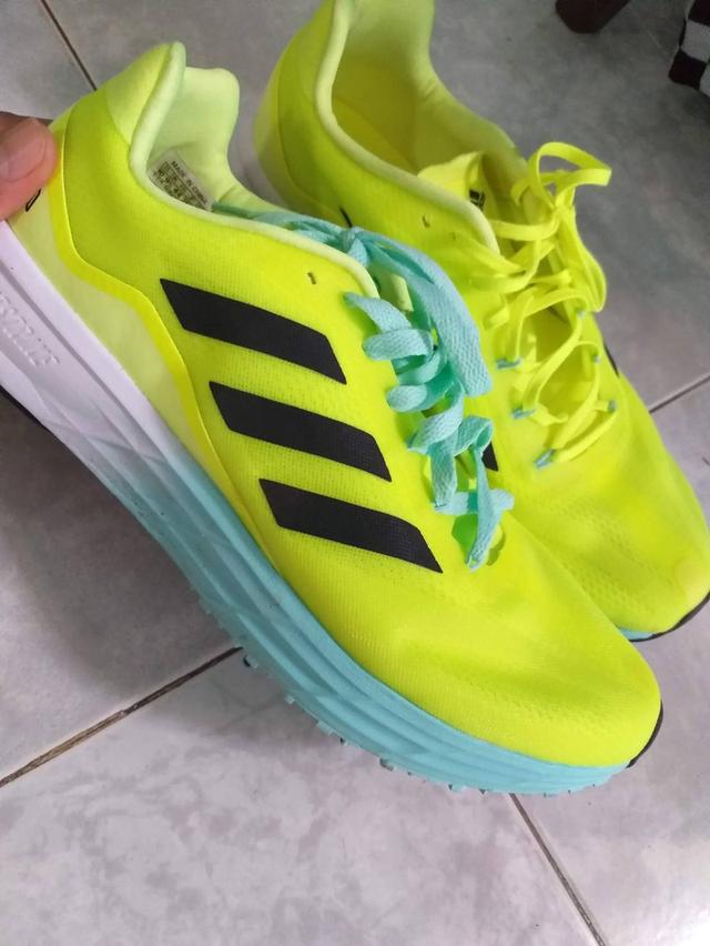 รองเท้าวิ่ง adidas แท้สีเขียวมือสองสภาพสวยใช้น้อยเบอร์ 44