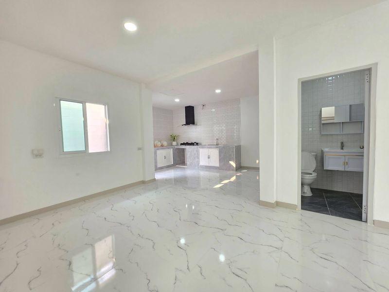 หมู่บ้านปิยวรารมย์4 ถนนบ้านกล้วย-ไทรน้อยบ้านเดี่ยว 2 ชั้น หลังริมรับลม มีพื้นที่รอบบ้าน ตกแต่งใหม่พร้อมอยู่ รูปที่ 12