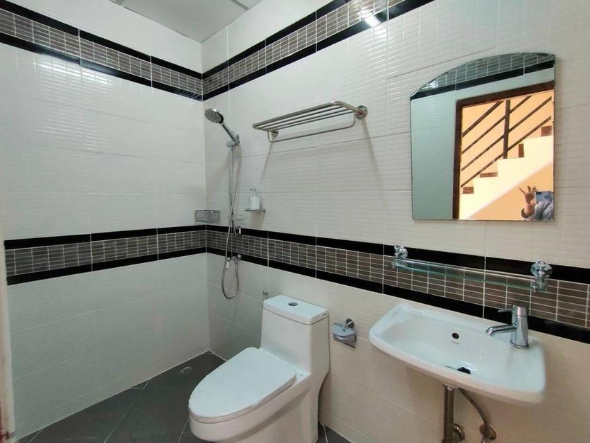  โฮมออฟฟิศ 3 ชั้น รีโนเวทใหม่ พร้อมอยู่ ณราธร สุวินทวงศ์ 23 ใกล้สุวรรณภูมิ & รถไฟฟ้า! 12