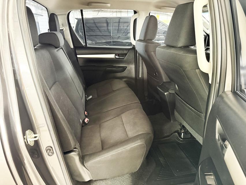 Toyota Hilux Revo 2.4 E Plus Prerunner (ปี 2019) Pick up MT - 2WD 16