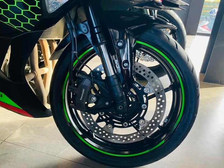 ปล่อยขาย Kawasaki Ninja ZX-25R 3