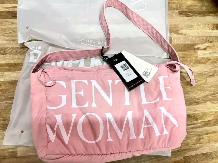 กระเป๋าสีหวานๆจากแบรนด์ Gentlewoman 4