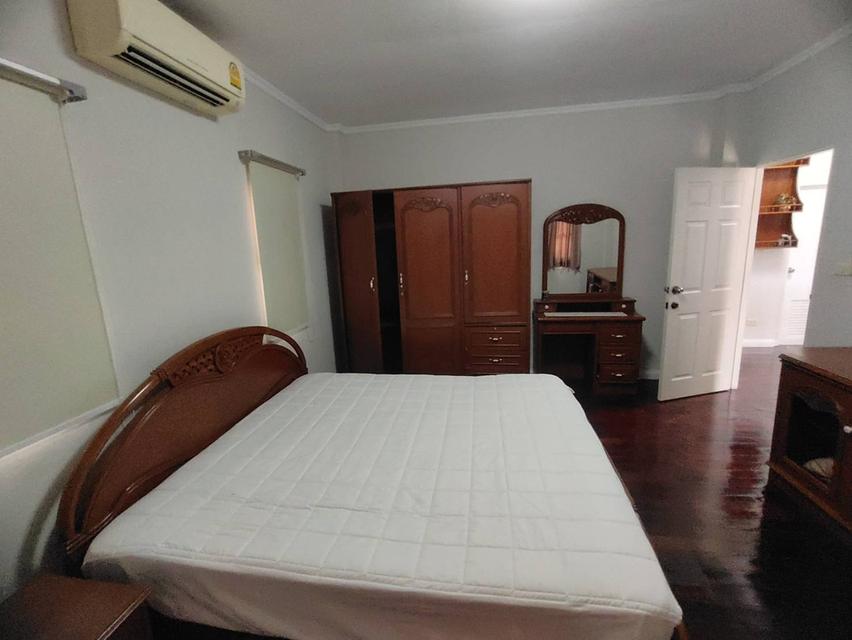 ให้เช่าบ้านเดี่ยว 2ชั้นเนื้อที่ 60ตร.ว พื้นที่ใช้สอย 200ตร.ม 3ห้องนอน 3ห้องน้ำ เฟอร์ครบ ถนนเฉลิมพระเกียรติ ร.9 สวนหลวง ร.9  ราคาเช่า 35,000 บ/ด 11