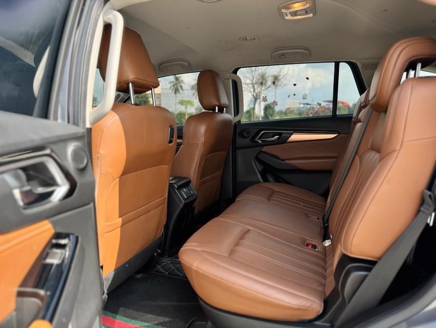 ISUZU MUX Wagon 4dr 1.9 ELEGANT AT 2WD 7st Auto 6sp RWD 1.9DCT Y2021. สีเทาดำ  ออโต้  14