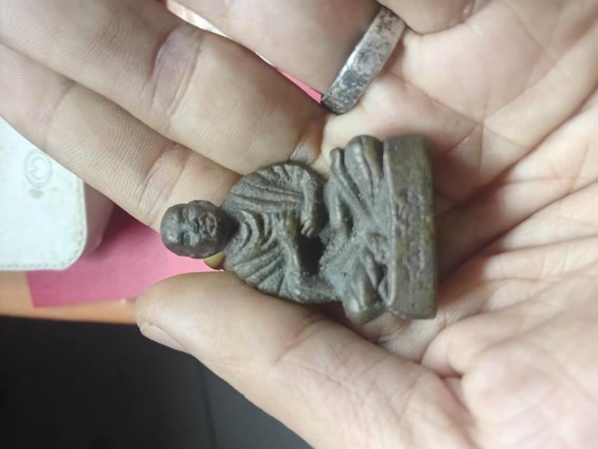 รูปหล่อ องลอย สมเด็จโต