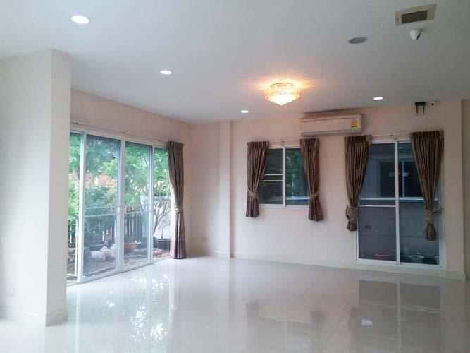 H-103 : บ้านหลังมุม 64 ตร.วา ม.บางกอก บูเลอวาร์ด เทพารักษ์-วงแหวน ขายต่ำกว่าประเมิน กู้ได้เกิน มีส่วนต่าง 12