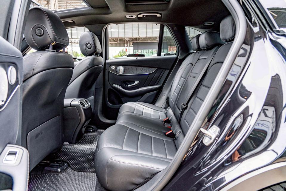 รหัสรถ NP7978 BENZ GLC 220d AMG 2020 15