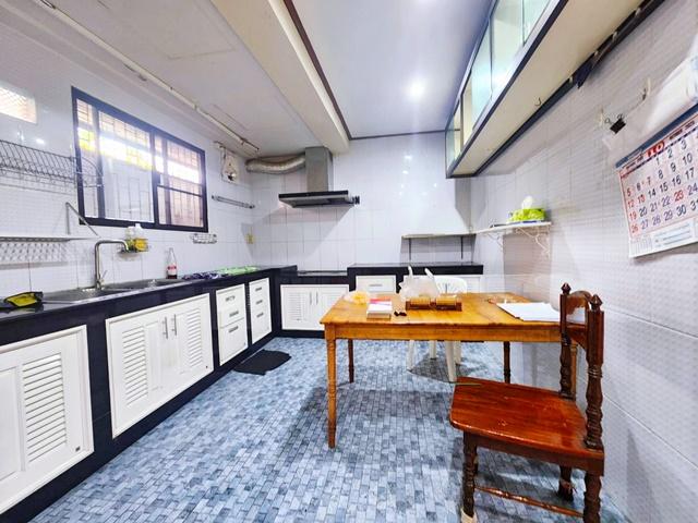 ทำเลรัชดา ห้วยขวาง 7-Eleven ลดราคา 45% ประชาราษฎร์บำเพ็ญ10-19 50ม.ที่จอดรถรอบอาคาร 5 คัน ให้เช่าอาคารออฟฟิศ 5 ชั้น 765ตร 6