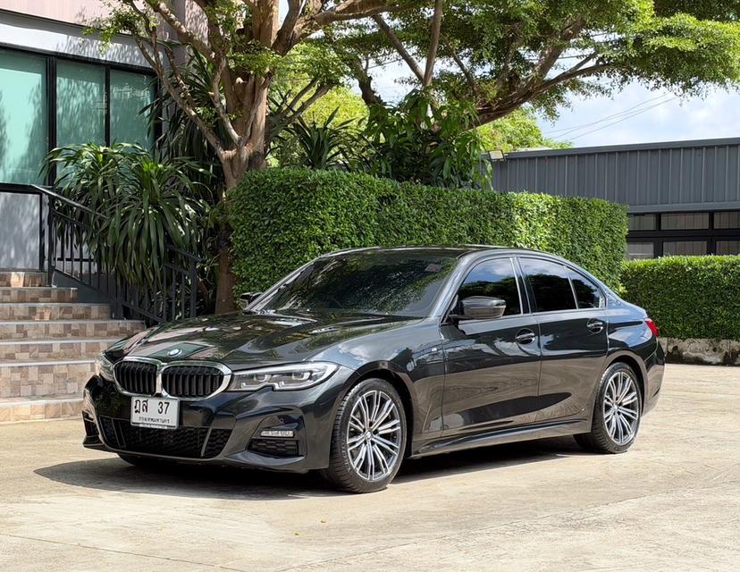 2021 BMW 320D MSPORT รถมือเดียวออกป้ายแดง รถวิ่งน้อย รถเข้าศูนย์ตลอด รถไม่เคยมีอุบัติเหตุครับ รูปย่อยที่ 4