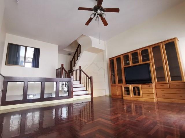 ให้เช่าทาวน์โฮม 3 ชั้น 22 ตร.ว. บ้านกลางเมือง รัชดา-เหม่งจ๋าย1 ใกล้เลียบด่วน และสถานทูตลาว 1