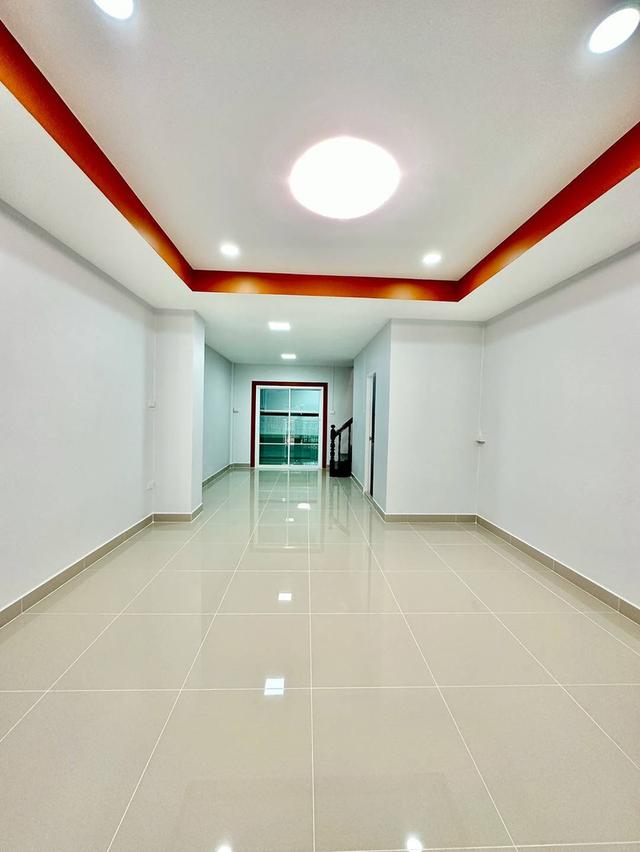 หมู่บ้านลภาวัน1      7