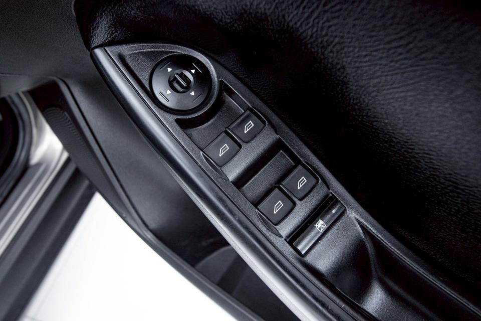 FORD FOCUS 1.6 SPORT TREND 5DR 2014 18