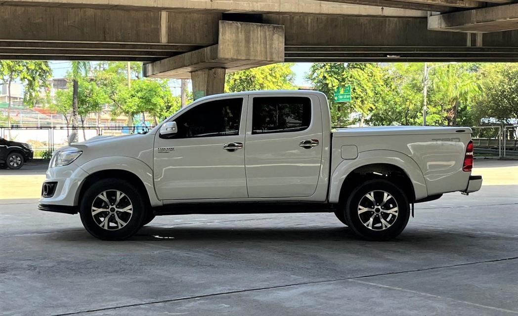 Toyota Vigo 2.5 TRD Sportivo Double-Cab auto ปี 2013