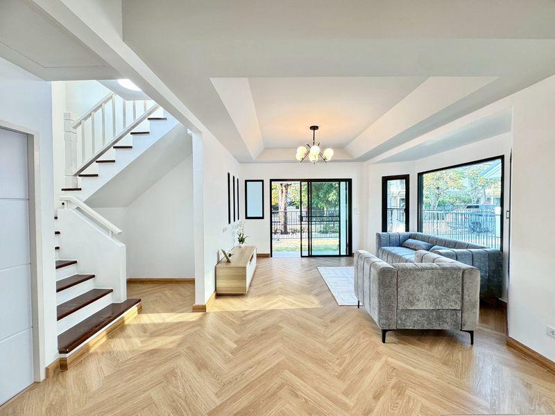 หมู่บ้านพฤกษ์ลดา คลองถนน วงแหวน–รัตนาธิเบศร์ บ้านเดี่ยว 2 ชั้น  ถนนเมน ตกแต่งใหม่พร้อมอยู่ โครงการ (Land & Houses) 8