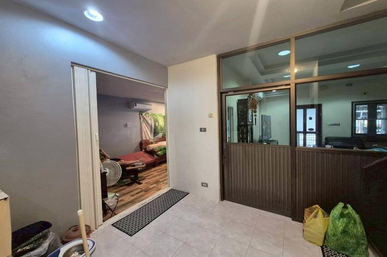 ทาวน์เฮาส์ หมู่บ้านบางใหญ่ซิตี้ (ซอย15) เนื้อที่ 18 ตร.ว. ใกล้ตลาดบางใหญ่ ถนนกาญจนาภิเษก ตำบลเสาธงหิน อำเภอบางใหญ่ นนทบุรี 5