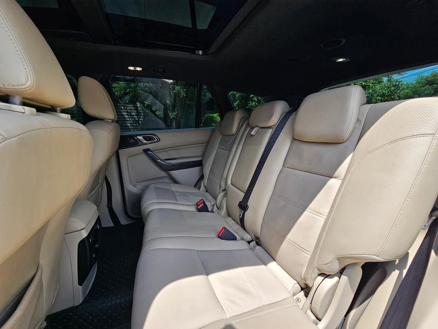 Ford Everest 19