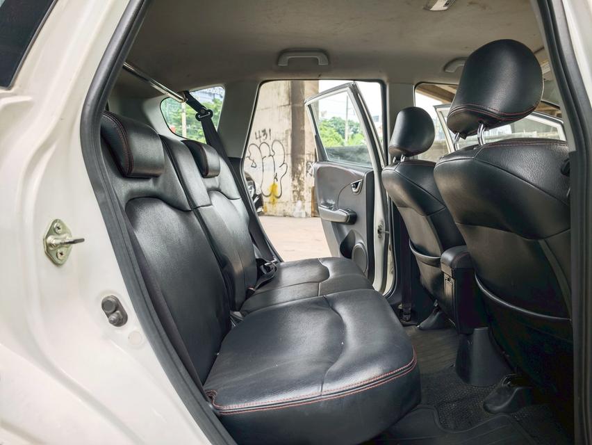 ขายรถ Honda Jazz 1.5SV ปี 2008 สีขาว เกียร์ออโต้ 10