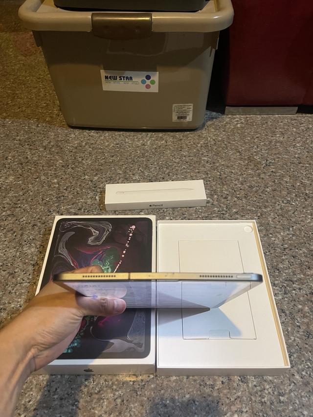 ขายiPadPro11นิ้วสีดำ256กิ๊กWifi Celluer ใส่ซิมได้ใช้งานดีถูกๆๆ