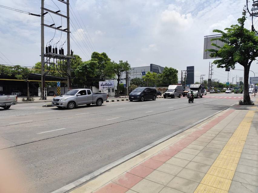 ที่ดินแปลงใหญ่ ติดถนนใหญ่ 13 ไร่กว่า ทำเลทอง ใกล้สนามบิน อ่อนนุช ลาดกระบัง ยกแปลง แปลงใหญ่ 13 ไร่กว่าติดถนนใหญ่ อ่อนนุช ลาดกระบัง 3