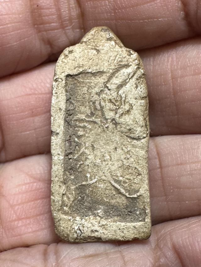 พระพิมพ์พระประจำวันศุกร์ ปางรำพึง หลวงพ่อจาด วัดบางกระเบา ออกให้บูชาที่วัดพระสิงห์วรมหาวิหาร เชียงใหม่ ปี2485 รูปที่ 2