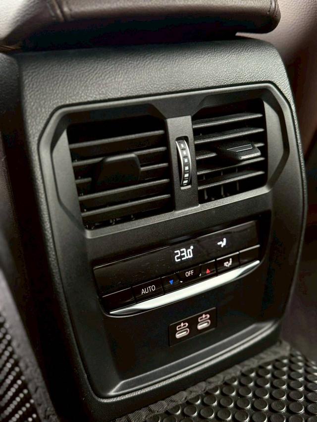 รหัสรถ KPV3600 2023 BMW 330e M sport Lci 9
