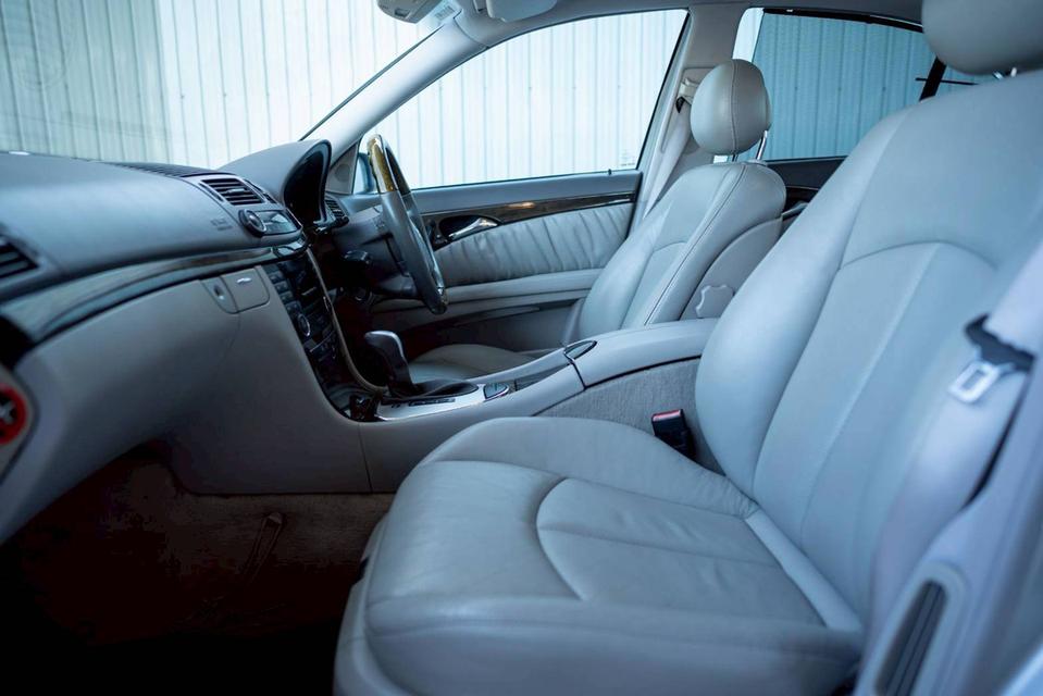 BENZ E240 AVANTGARDE (W211) ปี 2004 13