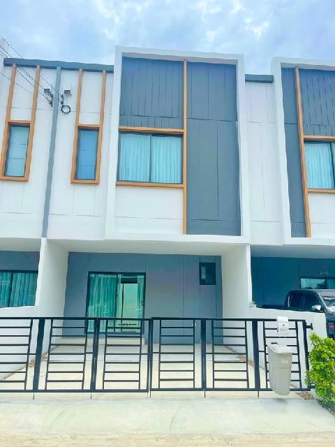 รพ.บางนา2 3.1กม. เมกาบางนา 5.1 กม. ให้เช่าเช่าทาวน์โฮม 2 ชั้น 152 ตร.ม.19 ตร.วา.บางเสาธงพร้อมเฟอร์ เครื่องใช้ไฟฟ้า. 2 นอ