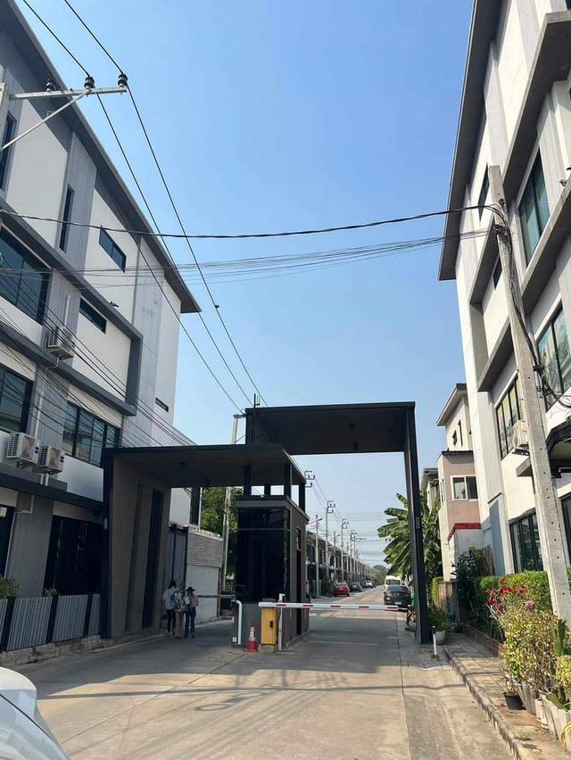 Ambience​ สายไหม53 18