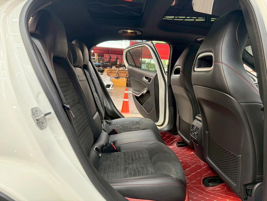Mercedes-benz GLA250 2.0 AMG Dynamic ปี2020 รถบ้าน ใช้น้อย ไม่เคยชนไม่เคยทำสี  10