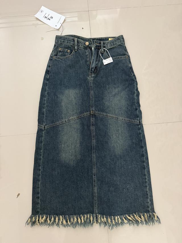 brand new Jean skirt, doesn’t fit me รูปที่ 3