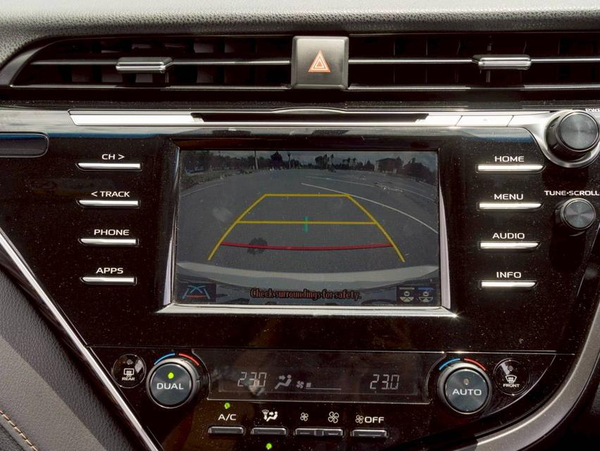 ขาย Toyota Camry 2.0G ปี19 9