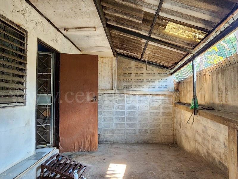 ทาวน์เฮ้าส์ ชั้นเดียว 36 ตร.วา อำเภอเมืองนครสวรรค์ หลังริม 9