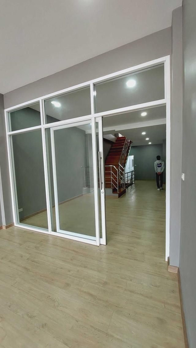 ขายอาคารพาณิชย์ 3.5 ชั้น ปรีดีพนมยงค์ (N.733) 11