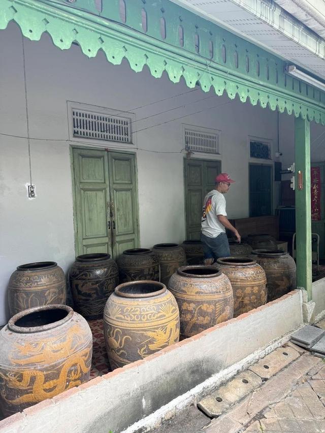 รับซื้อโอ่งเขียวไข่กาเก่า