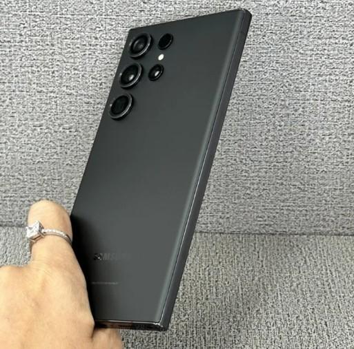 Samsung S23 สีดำ 3