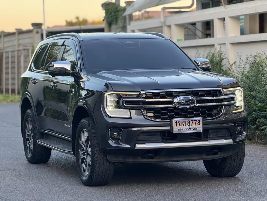 FORD EVEREST Y23 Wagon 4dr Titanium 7st Auto 2 WD 2.0DTTi (Bi-Turbo) 10sp สีเทาดำ