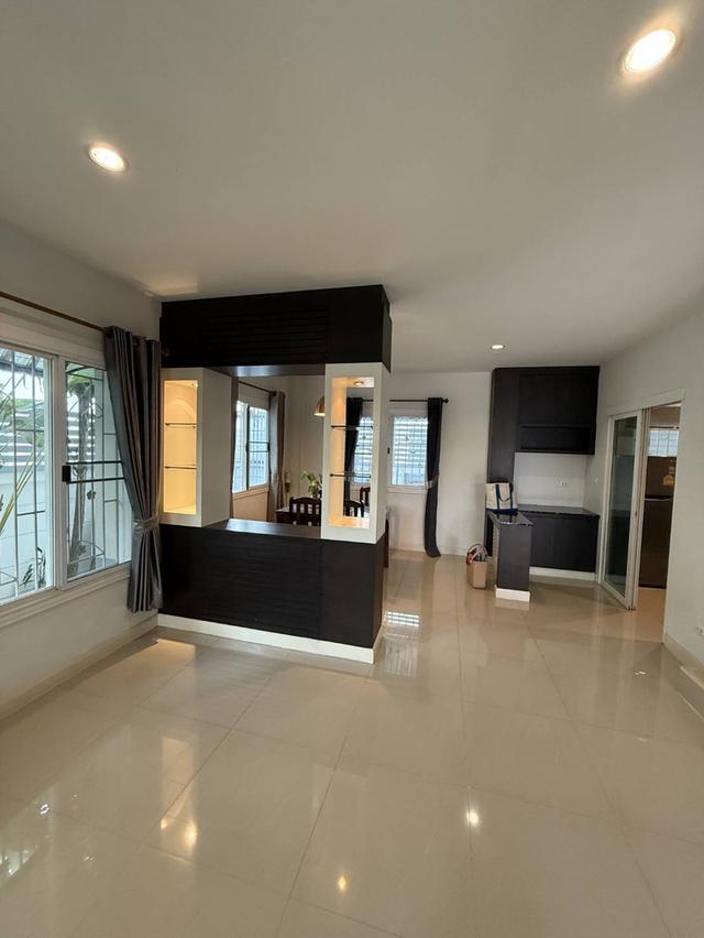 บ้านจัดสรรค์โครงการดิเออบาน่า 6