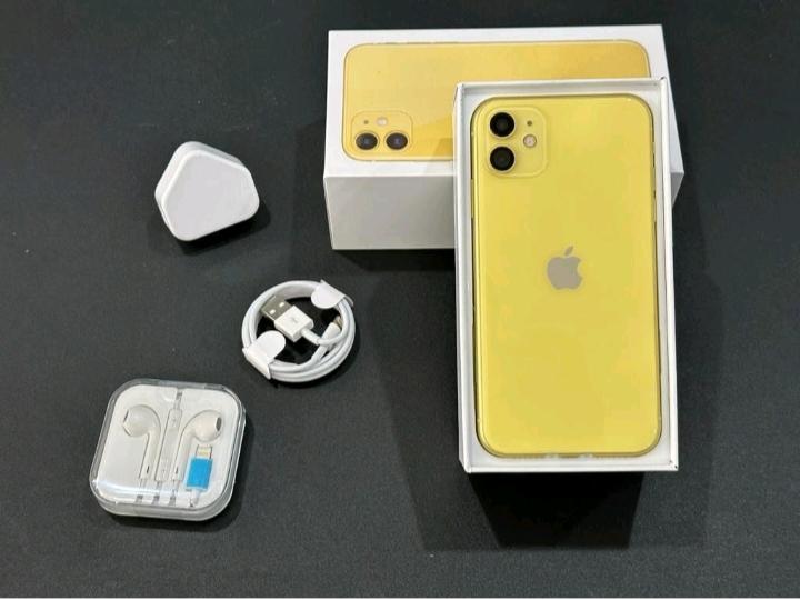 iPhone 11 สีเหลือง 3