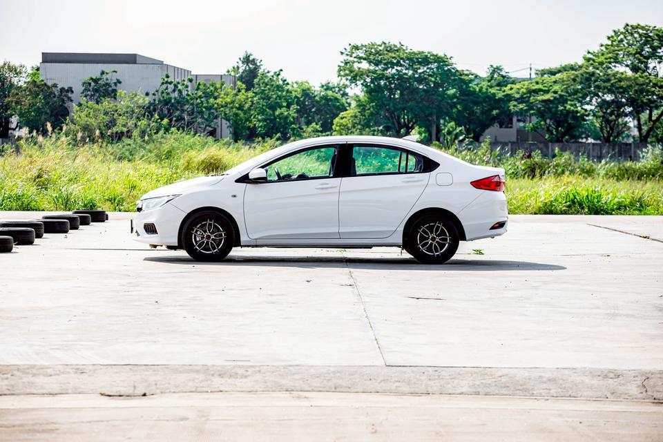 Honda City 1.5S  ปี 2017 สีขาว มือเดียวป้ายแดง รูปที่ 10