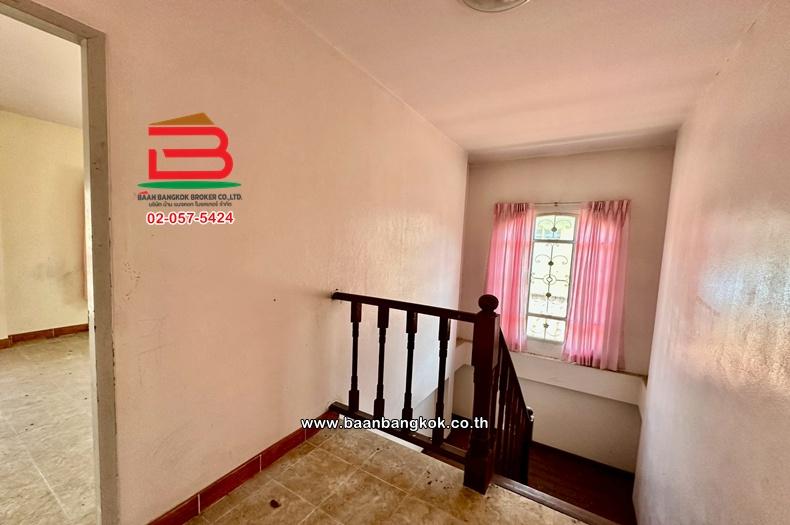 บ้านเดี่ยว เนื้อที่ 70 ตร.ว. หมู่บ้าน นันท์นลิน ปาร์คโฮม เฟส 3 (ซอยคู้-คลองสิบ 2) ถนนมิตรไมตรี แขวงคู้ฝั่งเหนือ เขตหนองจอก 6