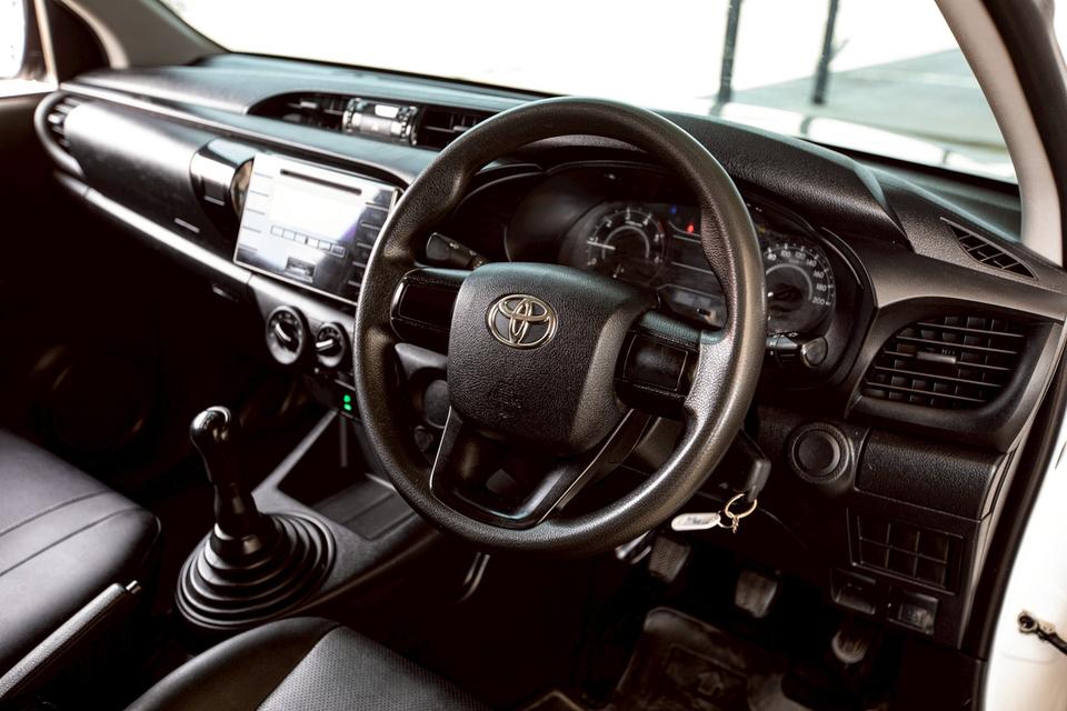 Toyota Revo 2.4J Plus Standard Cab สีขาว เกียร์ธรรมดา กระจกไฟฟ้า ปี 2019  16