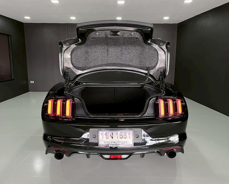 Ford Mustang 2.3 EcoBoost Coupe เลขไมล์เพียง 66,xxx Km. สีดำดุดัน ปี 2016 ภายใน Two-Tone หายากกกมากกก 5