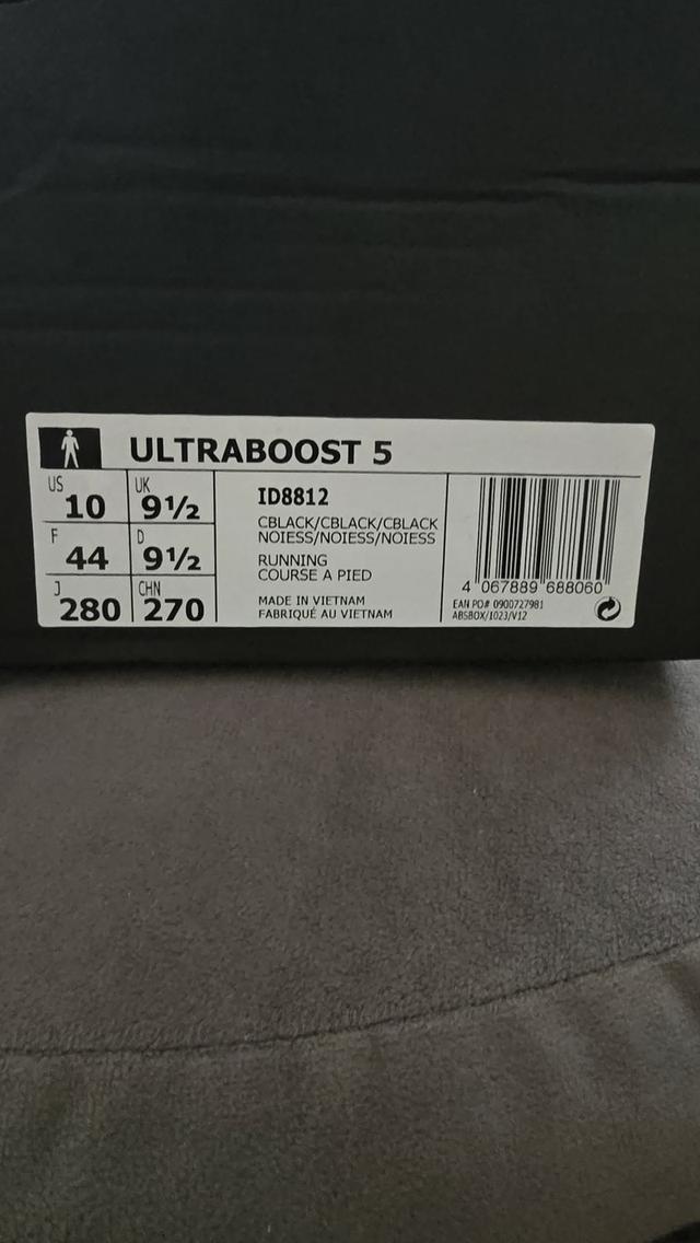 รองเท้า adidas ultra boost 5 สีดำ