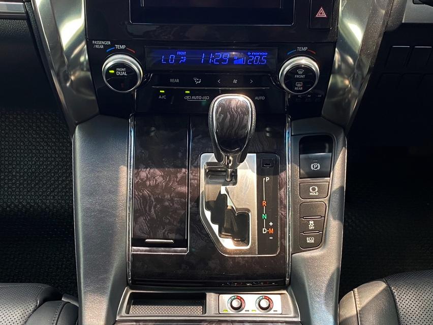 TOYOTA Vellfire 2.5 ZG Edition ปี 2018 วิ่ง 52,xxx km 19