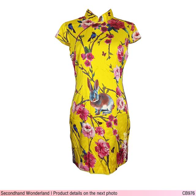 USED - Yellow Floral Qipao Dress | เดรสยาวสีเหลือง สีชมพู เดรสกี่เพ้า ตรุษจีน ลายดอก กระต่าย แขนสั้น คอจีน มือสอง
